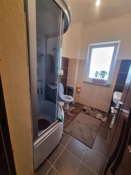 Casă individuală cu 4 camere cu Canalizare în Central