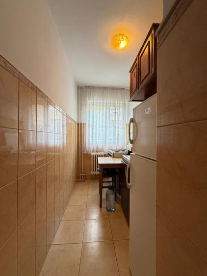 Apartament cu 2 camere semidecomandat în Girocului