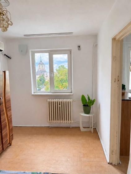Apartament cu 2 camere semidecomandat în Satu Nou