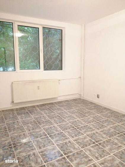 Apartament cu 4 camere în Drumul Taberei