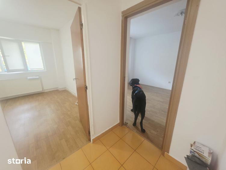 Apartament cu 2 camere decomandat în Tractorul