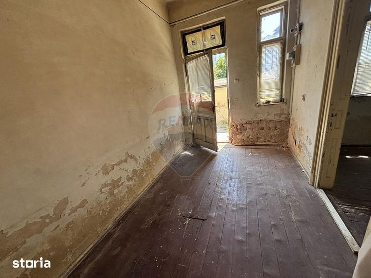 Casă cu 2 camere cu Teren 45 Mp în Dorobanți