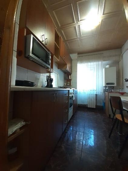 Apartament cu 2 camere decomandat în Nicolina
