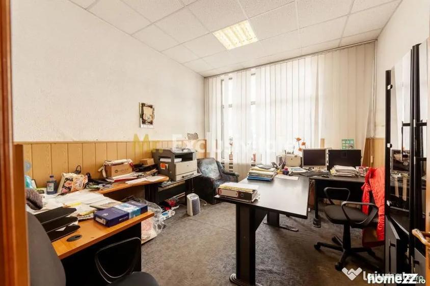 Spațiu comercial, de 443 mp, în Central