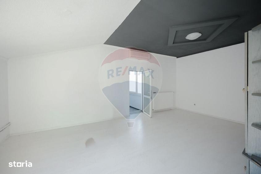 Casă cu 4 camere în Decebal