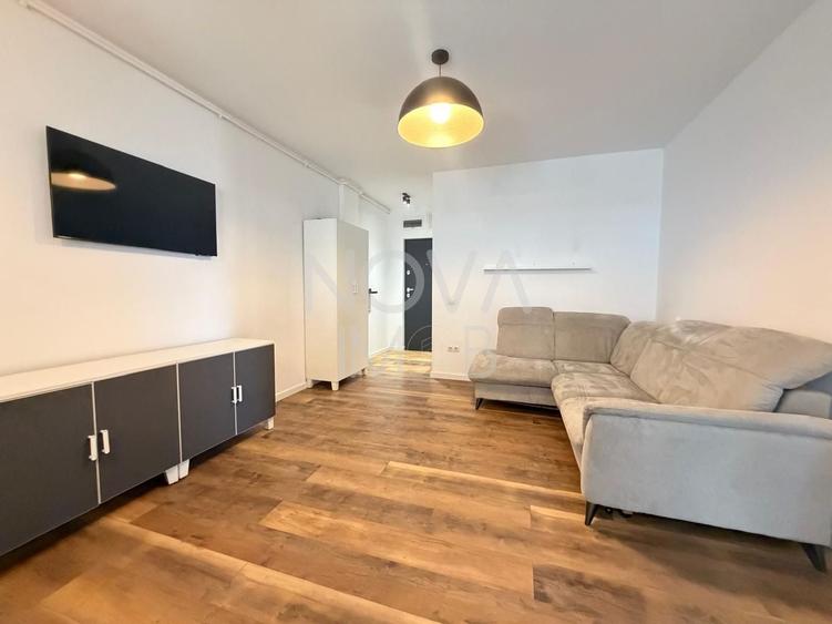 Apartament cu 3 camere semidecomandat, mobilat în Exterior Vest