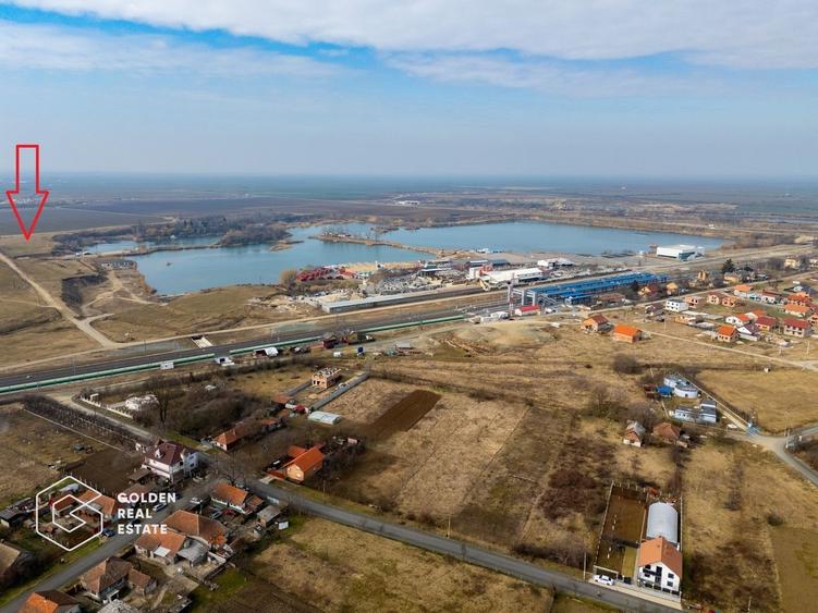 Teren agricol intravilan de 9000 mp, în Ghioroc