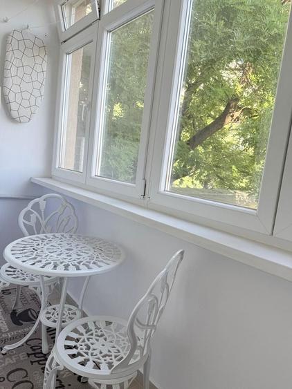 Apartament cu 3 camere semidecomandat, mobilat în Grivița
