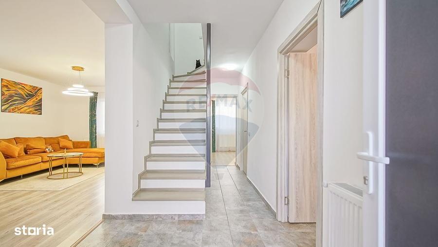 Casă cu 4 camere cu Teren 293 Mp în Central