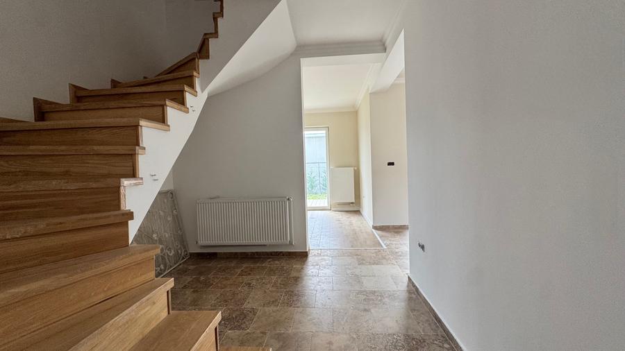 Duplex cu 4 camere cu Canalizare în Giroc