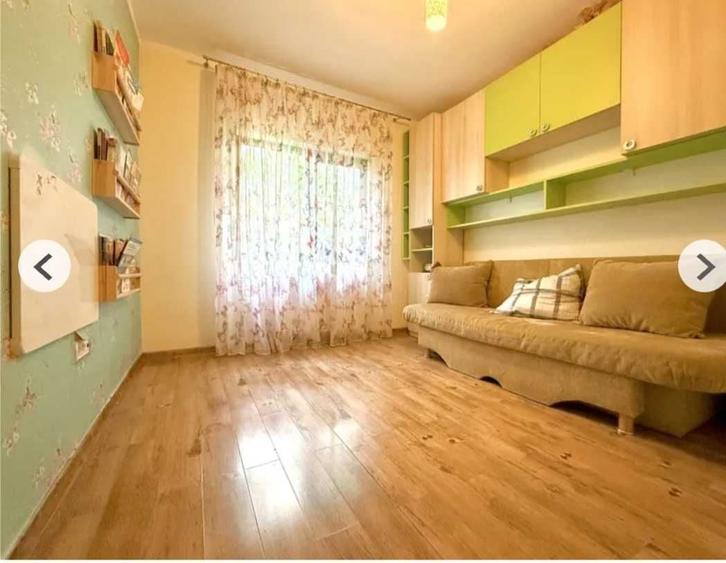 Apartament cu 3 camere decomandat în Dâmbovița