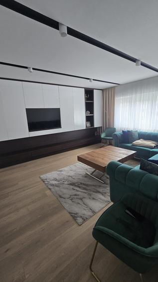 Apartament cu 3 camere decomandat în Dacia