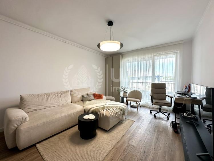 Apartament cu 2 camere semidecomandat, mobilat în Între Lacuri