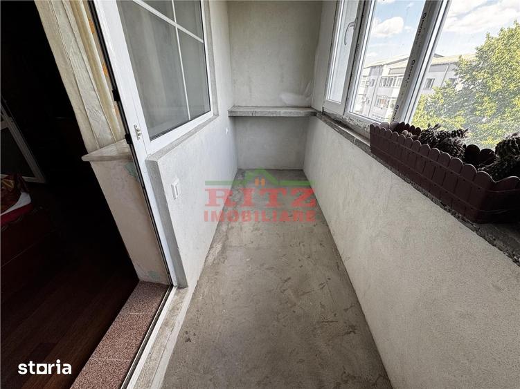 Apartament cu 3 camere decomandat în Tineretului