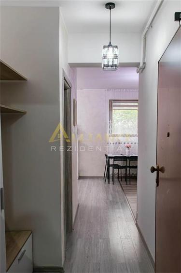Apartament cu 2 camere decomandat în Metalurgiei