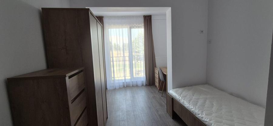 Apartament cu 9 camere decomandat în 7 Noiembrie
