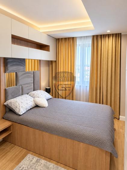 Apartament cu 3 camere decomandat, mobilat în Palazu Mare