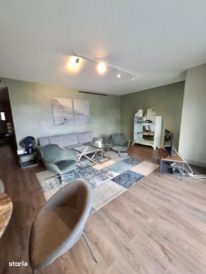 Apartament cu 3 camere, mobilat în Primăverii