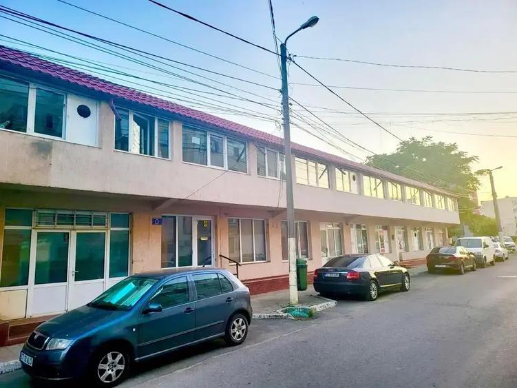 Spațiu comercial, de 500 mp, în Central