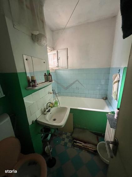 Apartament cu 4 camere semidecomandat în Podu Roș