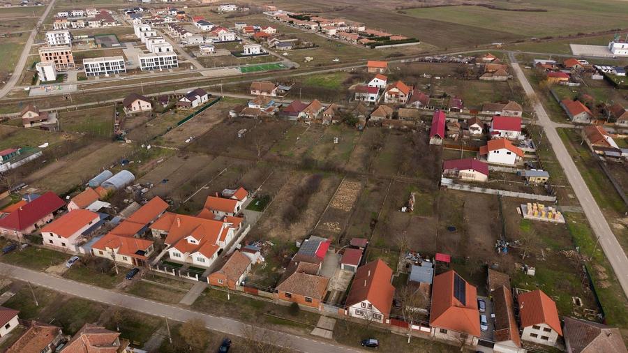 Teren Construcții intravilan de 1439 mp, în Urseni