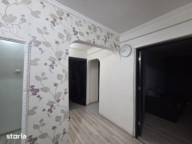 Apartament cu 3 camere decomandat în Craiovei