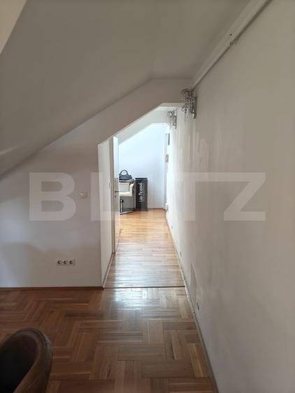 Apartament cu 3 camere decomandat, mobilat în Semicentral