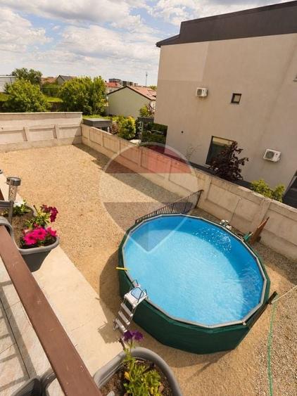 Casă individuală cu 12 camere cu Piscina în Fundeni