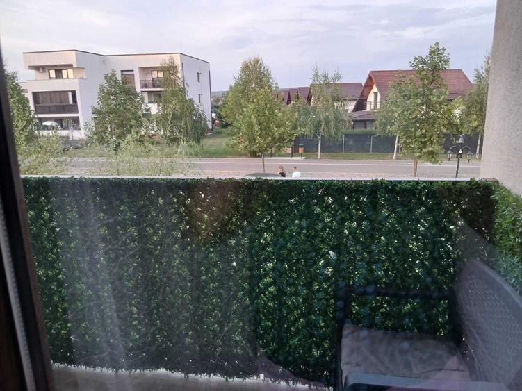 Apartament cu 3 camere decomandat în Păulești