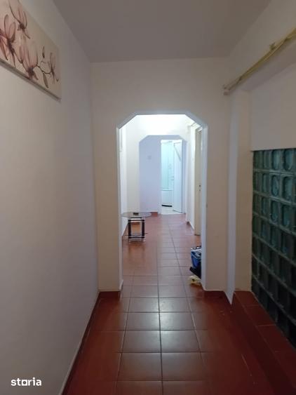 Particular inchiriez apartament 3 camere decomandat 74 mp - 6