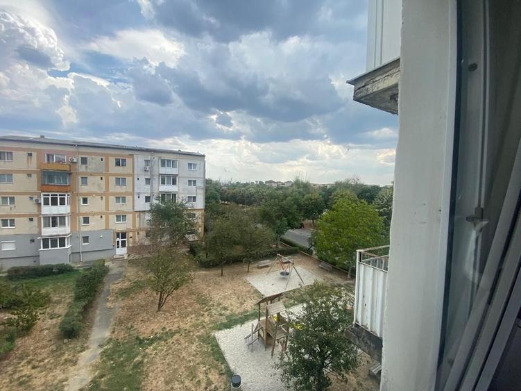 Apartament cu 2 camere semidecomandat, mobilat în Central
