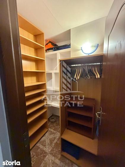 Apartament cu 3 camere, mobilat în Lipovei
