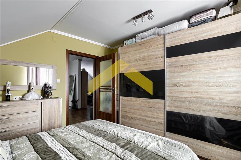 Casă individuală cu 10 camere cu Canalizare în Nord