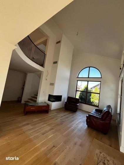 Casă cu 6 camere cu Teren 1000 Mp în Central