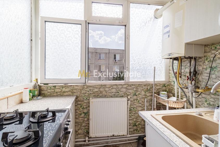 Apartament cu 4 camere decomandat în Rahova