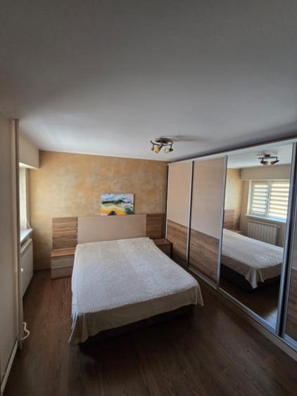 Apartament cu 3 camere decomandat în ICIL