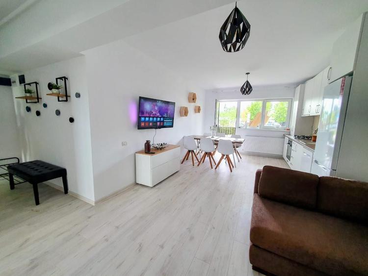Apartament cu 3 camere decomandat în Central