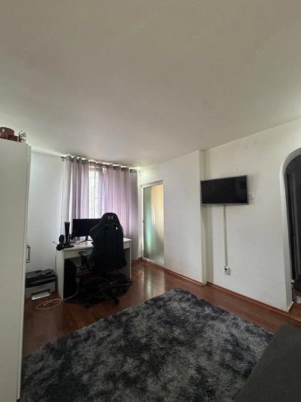Apartament cu 2 camere semidecomandat, mobilat în Central