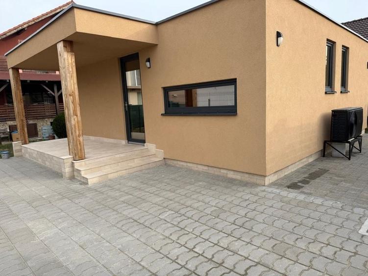 Casă cu 2 camere cu Teren 250 Mp în Exterior Vest
