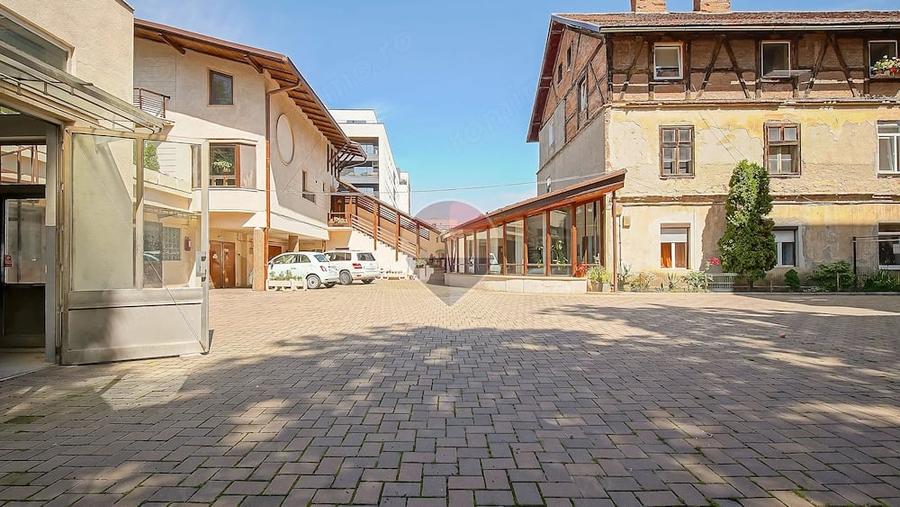 Spațiu comercial, de 255 mp, în Brașovul Vechi