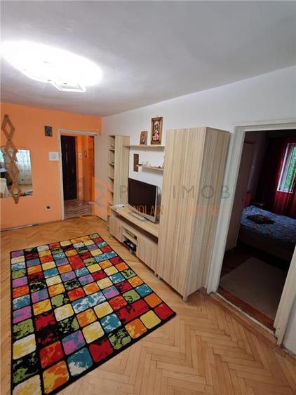 Apartament 3 camere cf 3 semidecomandat zona Micro 14 - 2