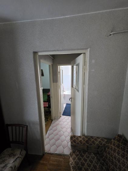Apartament cu 3 camere nedecomandat în Sârbi