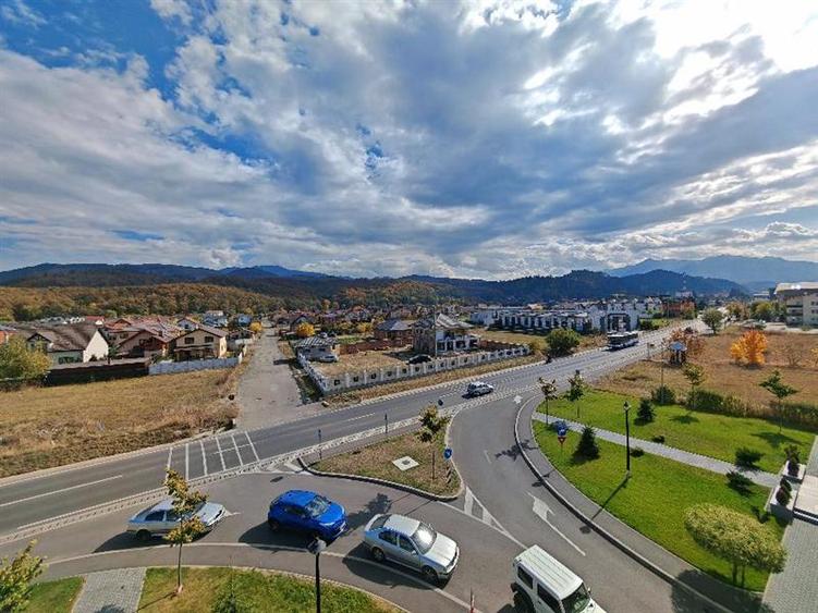 Apartament cu 3 camere decomandat, mobilat în Periferie