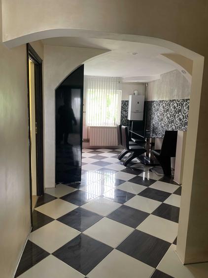 Apartament cu 3 camere în Cornitoiu