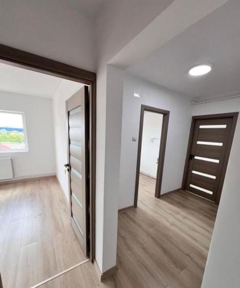Apartament cu 2 camere decomandat în Km 5