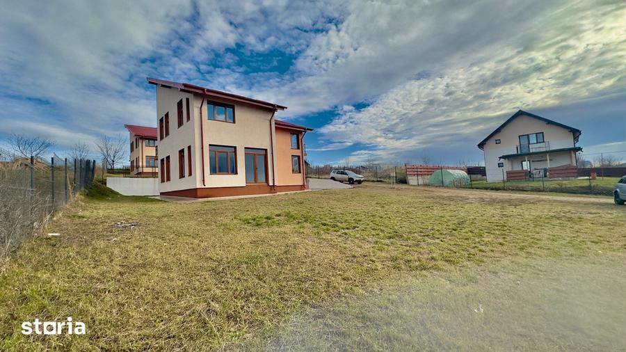 Casă cu 5 camere cu Teren 760 Mp în Miroslava