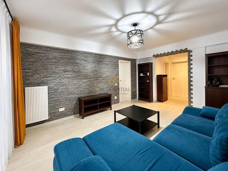 Apartament cu 2 camere semidecomandat, mobilat în Est
