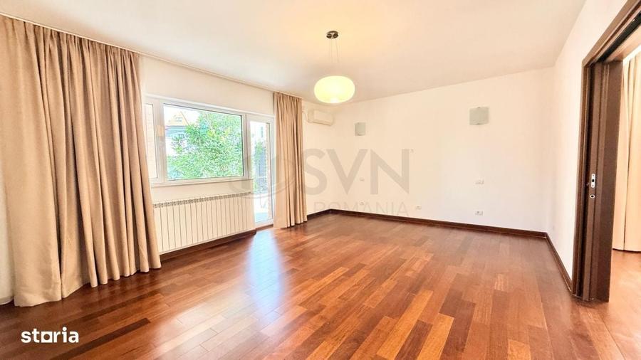 Apartament cu 4 camere decomandat în Polonă