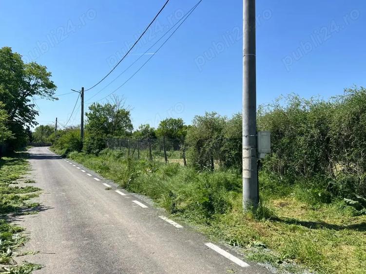 Teren de 1424 mp, în Bărcănești