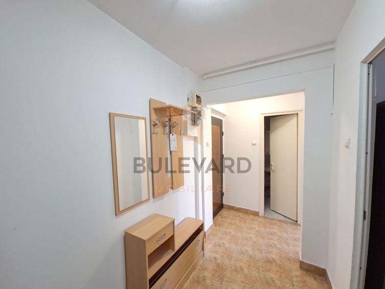 Apartament cu 3 camere semidecomandat, mobilat în Gheorgheni